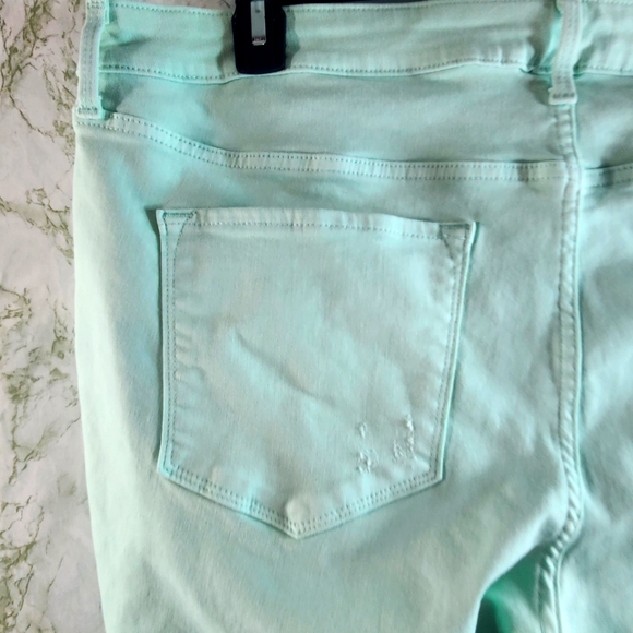 Old Navy Rockstar Mid Rise Distressed Skinny Jeans - Picture 8 of 14